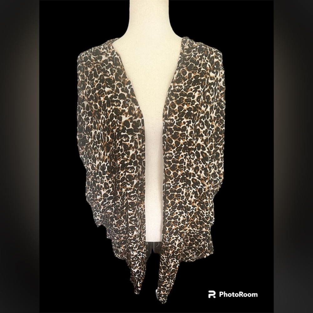 Umgee leopard print rayon kimono M